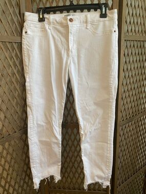 Abercrombie & Fitch White Distressed Harper Low Rise Ankle